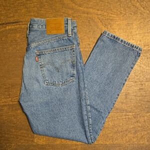 Levi's Women's Light Blue Straight Leg Jeans